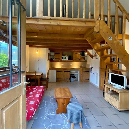 Villa Grenier savoyard à Verchaix Extérieur photo