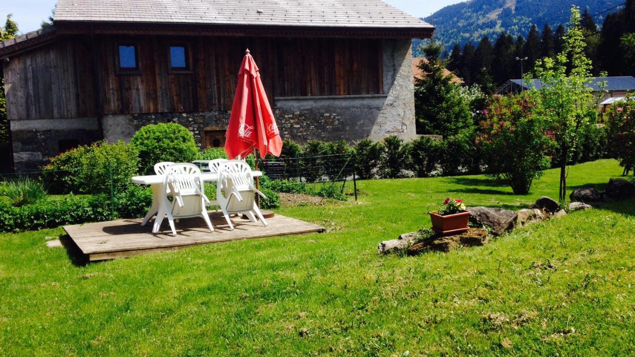 Villa Grenier savoyard à Verchaix Extérieur photo